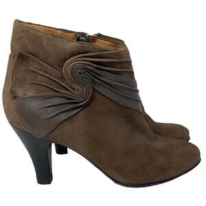 Sofft Womens Suede Heels Size 7.5 M Brown Swirl Ribbon Ankle Booties